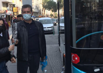 8 Mart Dünya Kadınlar Gününü Çiçeklerle Kutladık