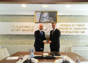 Heyetimiz, T.C. Ulaştırma ve Altyapı Bakanımız Sn Adil Karaismailoğlu ile Bir Araya Geldiler